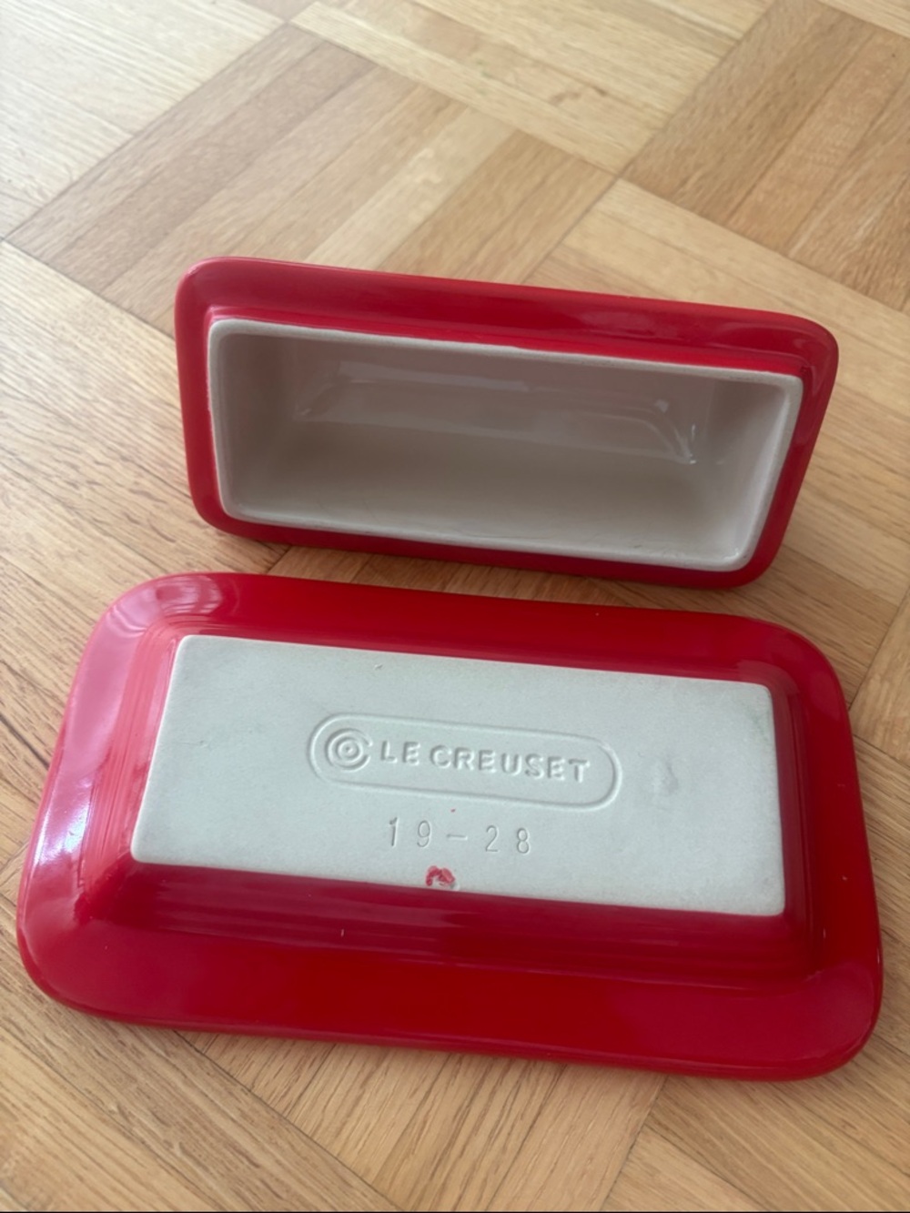 Le Creuset Glossy Red Ceramic Butter Dish - Picture 3 of 3